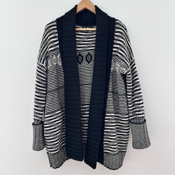 Sam Edelman cardigan Sweater size S Wool Alpaca Blend black & white pockets warm - Picture 2 of 11